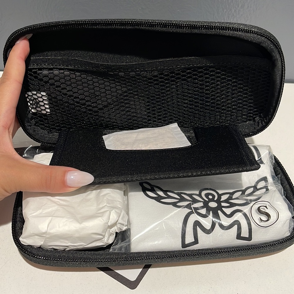 Mcm case - Picture 6 of 6